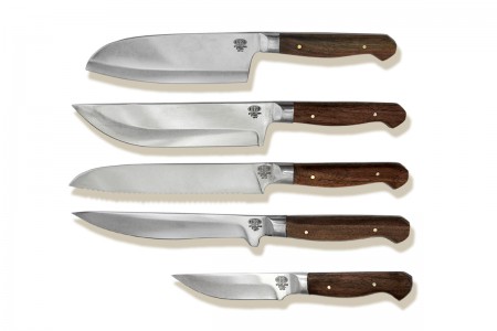 Набор из пяти златоустовских кухонных ножей.